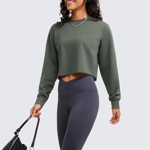 Jersey de peso pesado personalizado, sudadera cálida de algodón polar para mujer, sudadera en blanco recortada bordada de cuello redondo de gran tamaño para mujer - Product Image 4