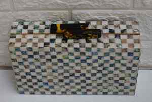 Sac à main en forme de balai fait à la main, noir et blanc, à carreaux, moderne, soirée, chaîne dorée, écologique, taille personnalisée, cadeau de mariage, cadeau de vacances - Product Image 3