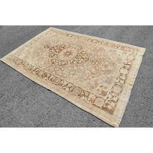 Grand tapis vintage 5,6x8,6 pieds, tapis oriental turc en laine beige - Product Image 2