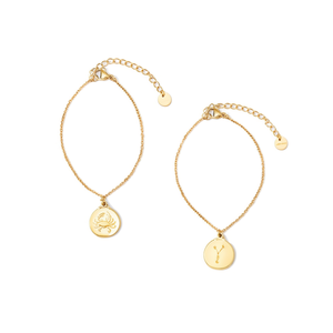 Brazalete de Acero Inoxidable con Baño de Oro, Dije del Zodiaco, Minimalista, Unisex, Elegante - Product Image 2