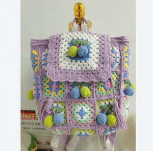 Mochila de Viaje de Alta Calidad, Bolso de Hombro con Diseño de Flor Tejida a Crochet, Cierre de Cordón y Cremallera - Product Image 1