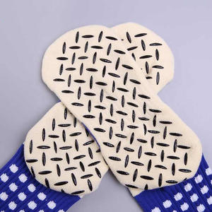 ถุงเท้าเล่นกีฬากันลื่นสำหรับเล่นฟุตบอลบาสเก็ตบอลถุงเท้ามีโลโก้ออกแบบได้ตามต้องการ - Product Image 4