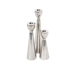 Bougeoir en aluminium au design moderne Bougeoir au pilier argenté en vente de gros pour la maison hôtel restaurant - Product Image 1