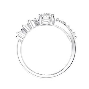 Anillo de compromiso de diamante de corte ovalado con acentos para mujer - Product Image 6