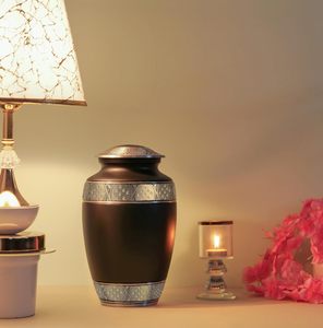 Urna de cremación decorativa para contenedor de cenizas humanas para mujeres y hombres, diseño clásico tallado a mano, urnas y tarros funerarios de Metal para entierro - Product Image 4