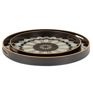 Bandeja de metal de latón de inspiración vintage con detalles florales en relieve con asas, una adición hermosa y funcional a cualquier hogar - Product Image 4
