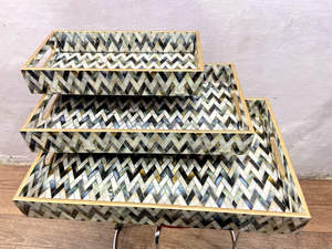 Plateau de service en bois naturel rond personnalisable avec poignées pour table à manger de Falak World Export - Product Image 2