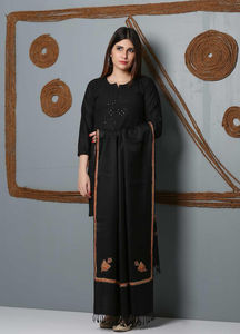 Châle pour femmes brodé au design unique et abordable à prix avantageux, nouveau style d'hiver 2026, châle en laine de qualité supérieure à vendre - Product Image 4