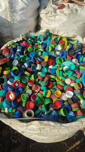 Venta al por mayor de chatarra de tapa de botella PET-Residuos de plástico superventas de la mejor calidad con precio de fábrica competitivo - Product Image 2