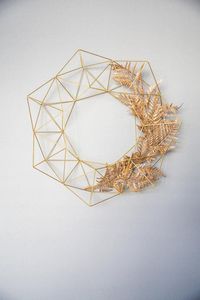 Guirnalda de hojas de Ginkgo doradas con perlas, corona Floral de Metal, arte de pared elegante para el hogar, decoración de boda única, corona de oro para todas las estaciones - Product Image 2