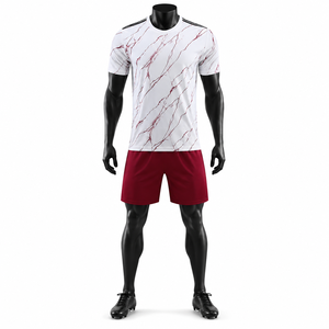 Uniforme de Fútbol de Alta Calidad, 100% Poliéster, Logotipo y Color Personalizados, Ropa Deportiva Transpirable de Secado Rápido - Product Image 1