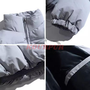 Veste matelassée pour homme de haute qualité, disponible en différentes couleurs, avec fermeture éclair et poches, à prix raisonnable - Product Image 4