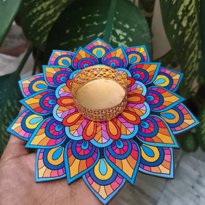 Diyas en laiton multicolore Lotus Lampes à huile élégantes faites à la main pour Pooja Diwali Festive Home Decor Autres bougeoirs Bougies - Product Image 1