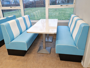 Set di Sedute per Diner Americano Retrò con <span class=keywords><strong>Tavolo</strong></span>, Arredamento per Ristorante, Caffè, Hotel e Bar in Pelle PU Rossa e Bianca - Product Image 5
