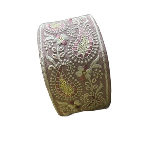 Encaje Bordado Premium 2025 con Diseño Floral, Ideal para Costura, Manualidades y Decoraciones, Precio al por Mayor para Exportación a India - Product Image 1