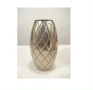 Vase à fleurs fini en laiton Look magnifique Pot de fleur Hôtels et restaurants de créateurs attrayants Décor à la maison et intérieur - Product Image 4