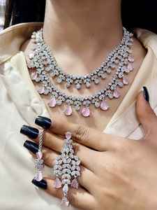 Ensemble de collier en laiton de haute qualité avec boucles d'oreilles et Maang Tikka en taille étoile diamant américain argent polonais ensemble de luxe pour une tenue de fête - Product Image 3