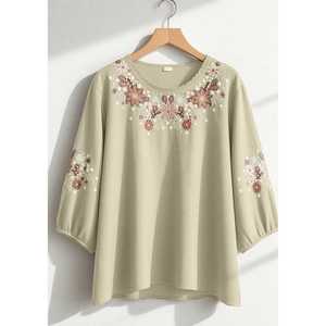 Kurta pour femme en tissu tissé 100% coton brodé de fleurs étoilées, style ethnique, coupe ample, col en V, manches trois-quarts, haut de tous les jours - Product Image 1