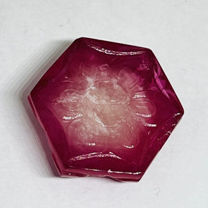 Ruby Blossom colgante tallado piedra preciosa - Product Image 1