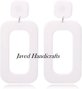 Best Quality White & <b>Red</b> Resin Fashionable Vintage Style <b>Earrings</b> for Ladies Stylish Wholesale Price - Product Image 3