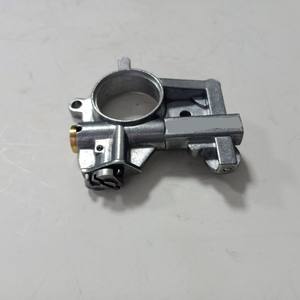 UM Benzin-Kettensägen-Ölpumpe OEM für MS661 Teile Metall-Öleinlassdüse Eisenschnecke - Product Image 3