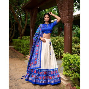 ชุด lehenga choli ผ้าไหม tussar แบบกึ่งสังเคราะห์พร้อมดีไซน์หรูหราเสื้อเบลาส์สำหรับงานแต่งงานชุดสตรีสไตล์อินเดียพื้นเมือง - Product Image 1