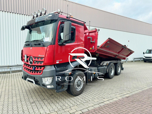 Camión Volquete AROCS 2643 LK Usado de 2016, 6x6, para Caja de Volteo, Motor Weichai de 351-450HP, Transmisión Manual de 6 Velocidades, Capacidad de 21-30T - Product Image 5