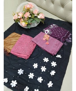 Casual Pakistani SalwarKameez para mujer en algodón blanco impreso traje de boutique de 3 piezas - Product Image 2