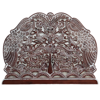 Tête de lit artisanale Smart Art en bois sculpté, motif Paon Reine, éclairée et réglable en hauteur, finition blanchie à la chaux, en bois d'ingénierie à motifs floraux