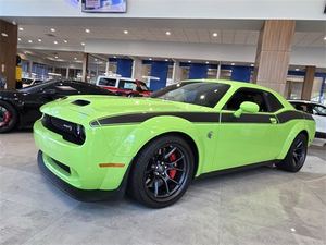 Dodge Challenger SRT Hellcat Widebody RWD 2023 FULL OPTION Direction GAUCHE Sièges en cuir intérieur foncé Turbo R18 PRÊT pour l'expédition! - Product Image 4