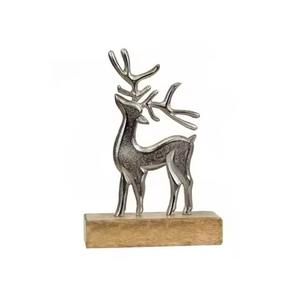 Sculpture de renne de style moderne fabriqué à la main dessus de table élégant en aluminium décoratif en métal avec base en bois décor de maison de noël - Product Image 5