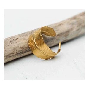 Portugal Metal Stainless Steel Elegant Embossed Leaf Fold napkin <b>ring</b> Premium quality Adjustable napkin <b>ring</b> for wedding - Product Image 1