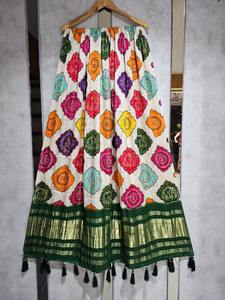 Dupatta de Seda Gaji de Viscosa Pura de 2.50 Metros de Largo, Suavidad Premium y Brillo Elegante con Detalles Intrincados, Disponible - Product Image 4