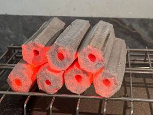 Offre Spéciale charbon de bois de sciure sans fumée 100% charbon de bois de sciure écologique naturel pour barbecue prix le plus bas prêt à exporter - Product Image 4