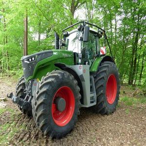 Tracteur agricole Fendt propre et d'occasion disponible maintenant en stock qualité supérieure livraison rapide dans le monde entier - Product Image 5