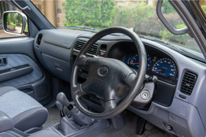 LISTO PARA CONDUCIR - USADO, VOLANTE A LA IZQUIERDA |   CONDUCCIÓN DERECHA |   54,000 KILÓMETROS, Toyota Hilux XTRACAB 4X4 Diésel de 2000 - Product Image 4