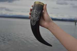 Corne à boire moderne faite à la main écologique de luxe travail sculpté pour la bière/vin/corne de buffle polie à l'eau pour une utilisation à la maison en Inde - Product Image 2