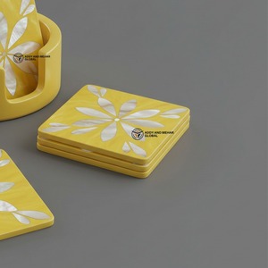 Posavasos de nácar amarillos y blancos hechos a mano en la India, disponibles a precio de fábrica - Product Image 5