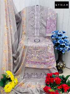 Elegante traje con estampado de césped puro con parches bordados Semi Lawn Bottom y Dupatta de gasa de algodón para un aspecto perfecto - Product Image 4