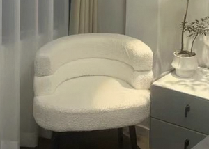 sofá blanco y lindo - Product Image 1