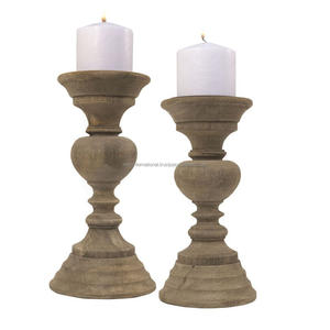 Hecho a mano de madera de mango, nuestro candelabro de pilar tiene el aspecto rústico de la madera flotante. - Product Image 6