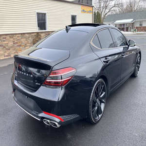 Genesis G70 2.0T 2023 en parfait état - Product Image 2