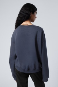 Venta al por mayor de sudaderas con logotipo personalizado azul marino mujer emblema bordado sudadera acanalado escote puños y dobladillo mujeres entrenamiento sudaderas con capucha - Product Image 3