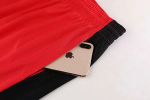 Pantalones cortos de baloncesto para hombre hechos a medida con decoración vintage, impresión por sublimación transpirable para personalizar el nombre del equipo - Product Image 6