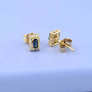 Pendientes de tuerca de diamante de corte redondo con zafiro azul de corte esmeralda de nueva moda, pendientes de tuerca de oro amarillo sólido de 18 quilates - Product Image 5