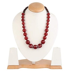 Collier de créateur de perles en résine multicolore fabriqué à la main bijoux de mode audacieux et à la mode pour les femmes décontractées, Boho et tenues de fête - Product Image 3
