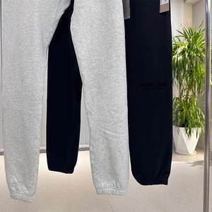 Joggers de calle con bolsillos laterales, bordado personalizado, compra de pantalones de chándal de alta calidad, pantalones de hombre personalizados - Product Image 4