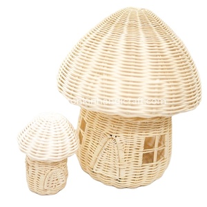 Đồ chơi thủ công trong hình dạng của một ngôi nhà nấm trên bàn Sản phẩm làm bằng mây - Product Image 2