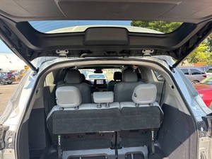 Toyota Sienna 2021 Impecable - Product Image 2