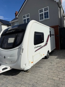 Caravana, Autocaravana, RV para Viajes, Aventuras al Aire Libre y Expediciones de Campamento. - Product Image 3